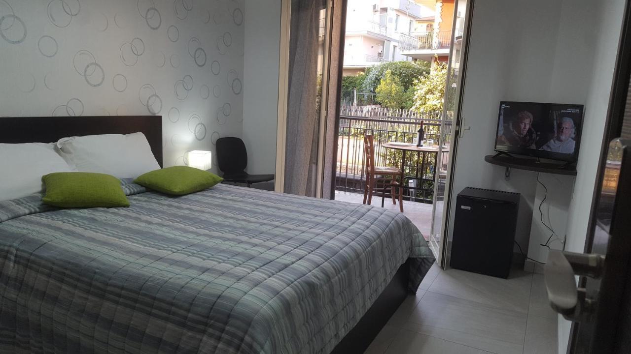 Idilliaco Inn Motta SantʼAnastasia Extérieur photo