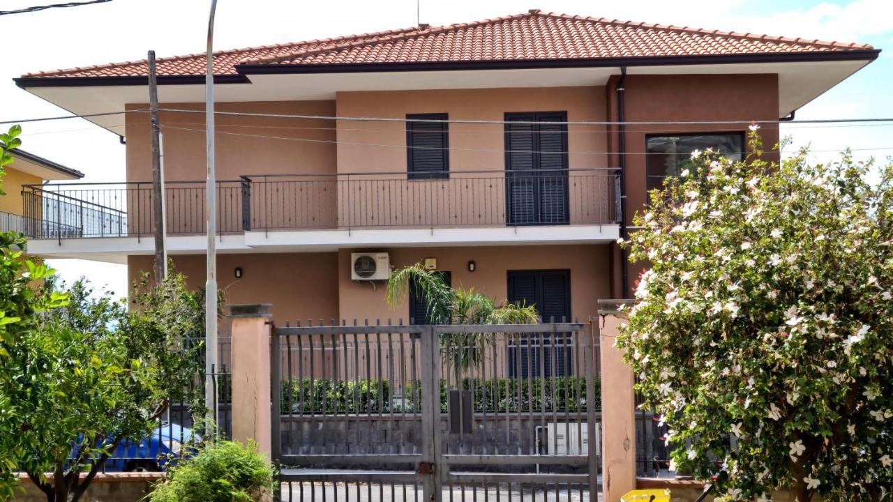 Idilliaco Inn Motta SantʼAnastasia Extérieur photo